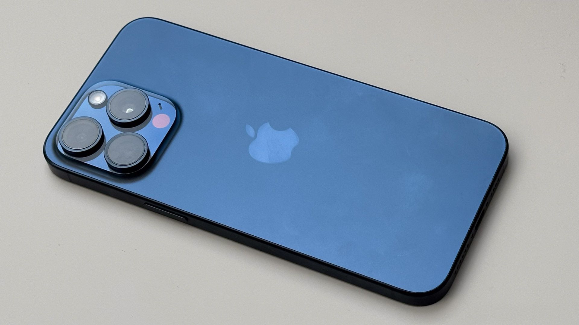 iPhone - Image 2